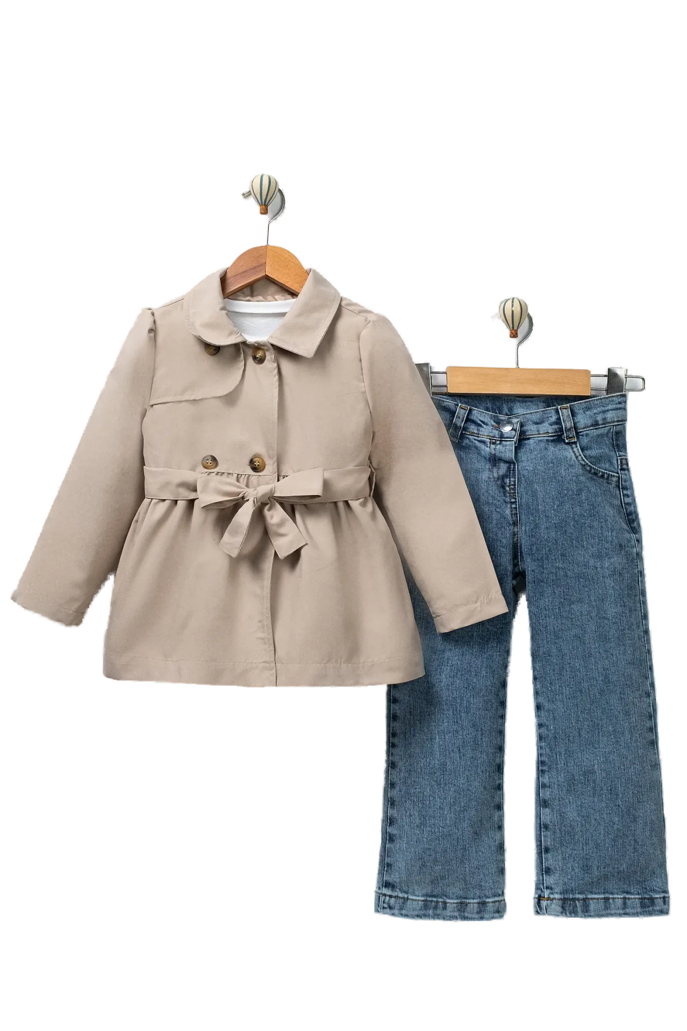Model 4052 — Trençkot ve kot pantolon takım — Model 4052, 2–5 Yaş